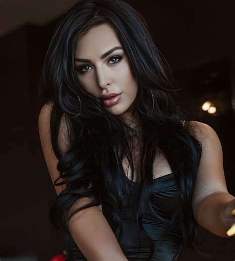 Chanel Santini: biography, stats, pictures, and videos 